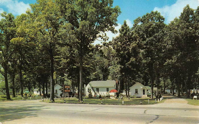 Winslows Family Motel - Old Postcard Photo (newer photo)